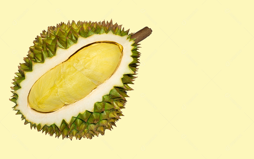 Durian fresco tailandês maduro, casca de durian em isolado de fundo branco, durian rei de frutas com caminho de clipe.