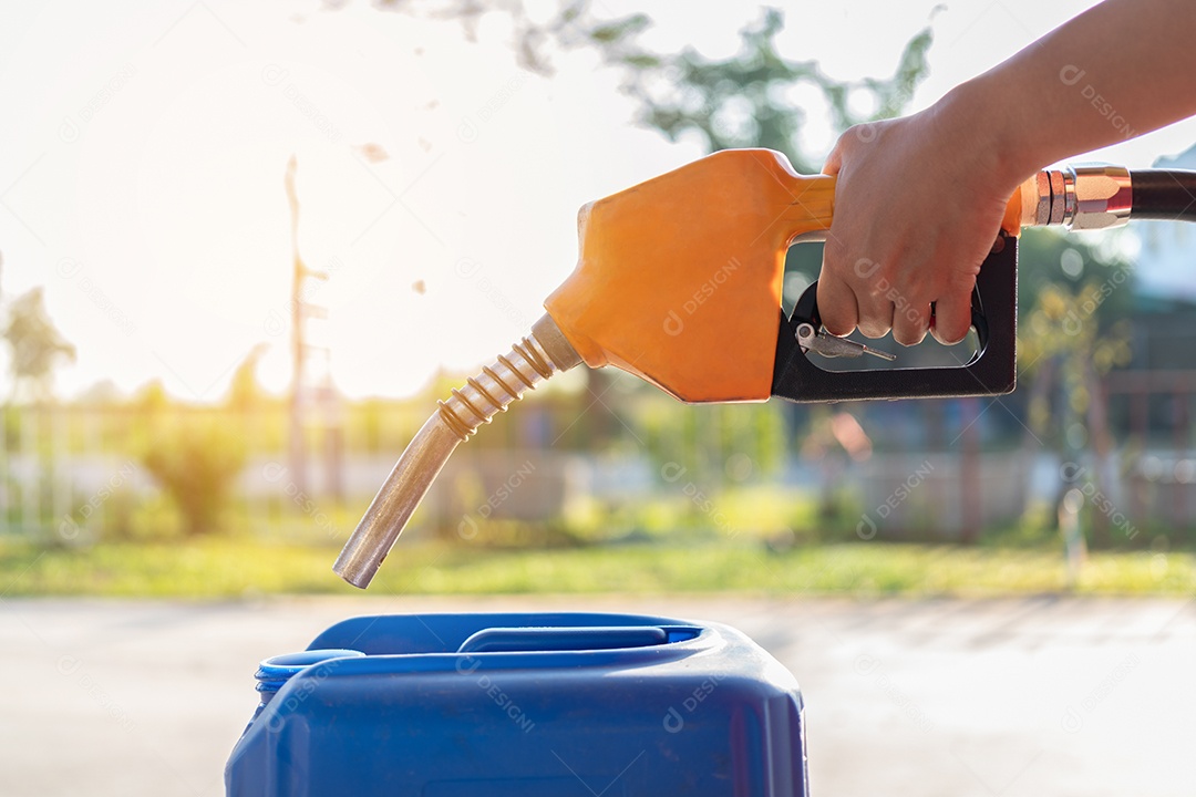 Bicos para enchimento seguro de petróleo no varejo e comercial.