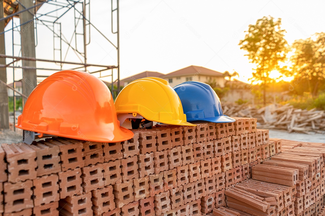 Equipamento do trabalhador da construção da engenharia do capacete da equipe de segurança.