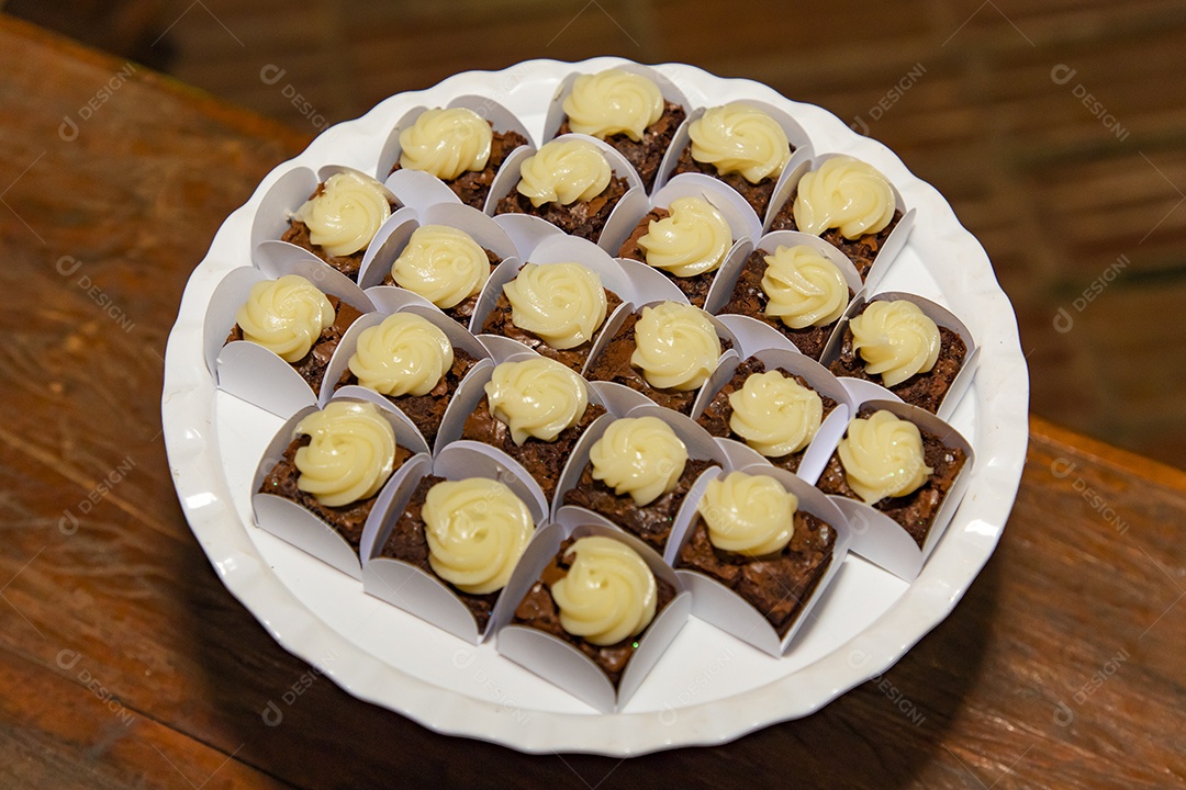 Mesa de festa aniversario doces comida