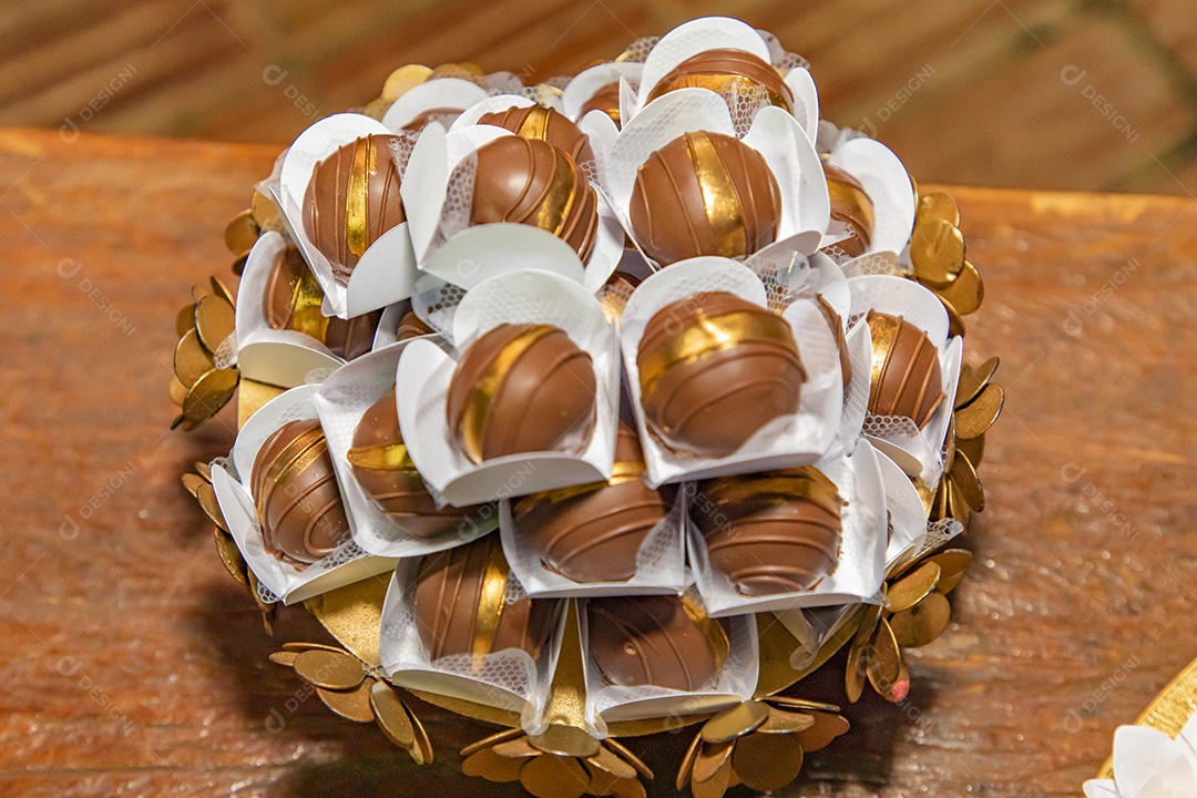 Mesa de festa aniversario doces comida