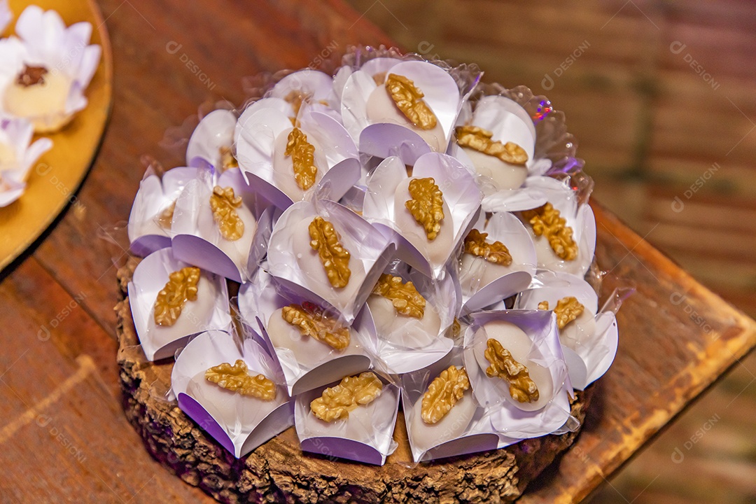 Mesa de festa aniversario doces comida