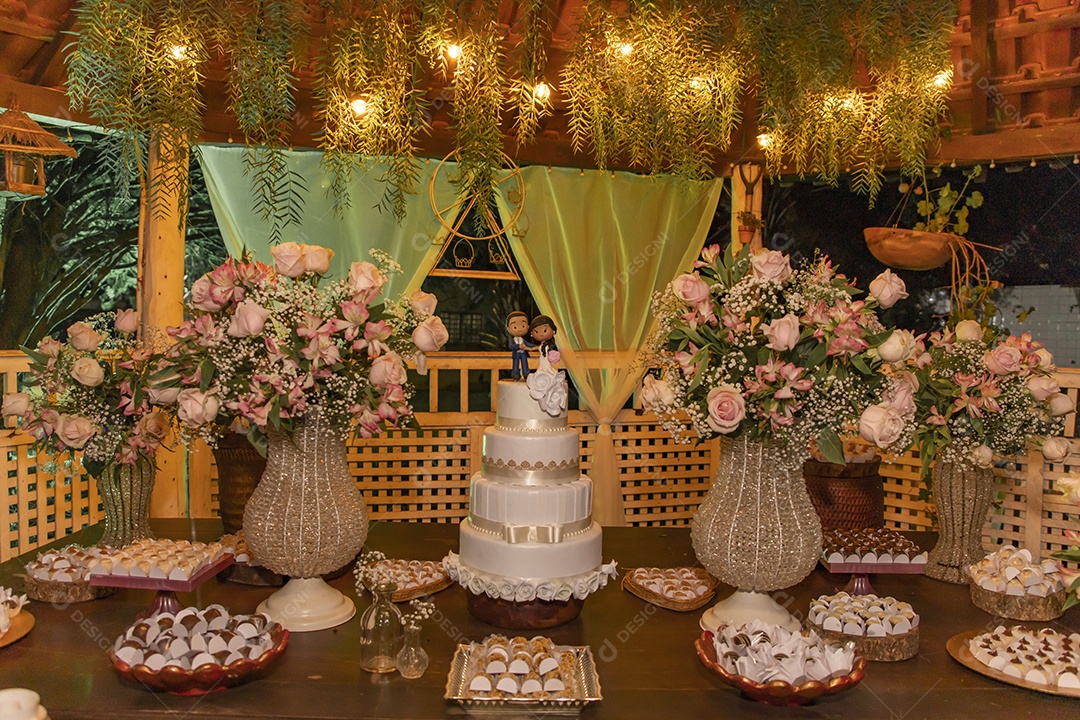 Mesa de festa aniversario doces comida