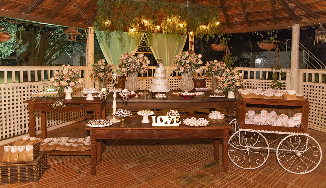 Mesa de festa aniversario doces comida