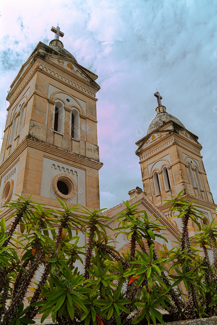 Torres da Igreja Submersa da cidade de Itá em Santa Catarina.