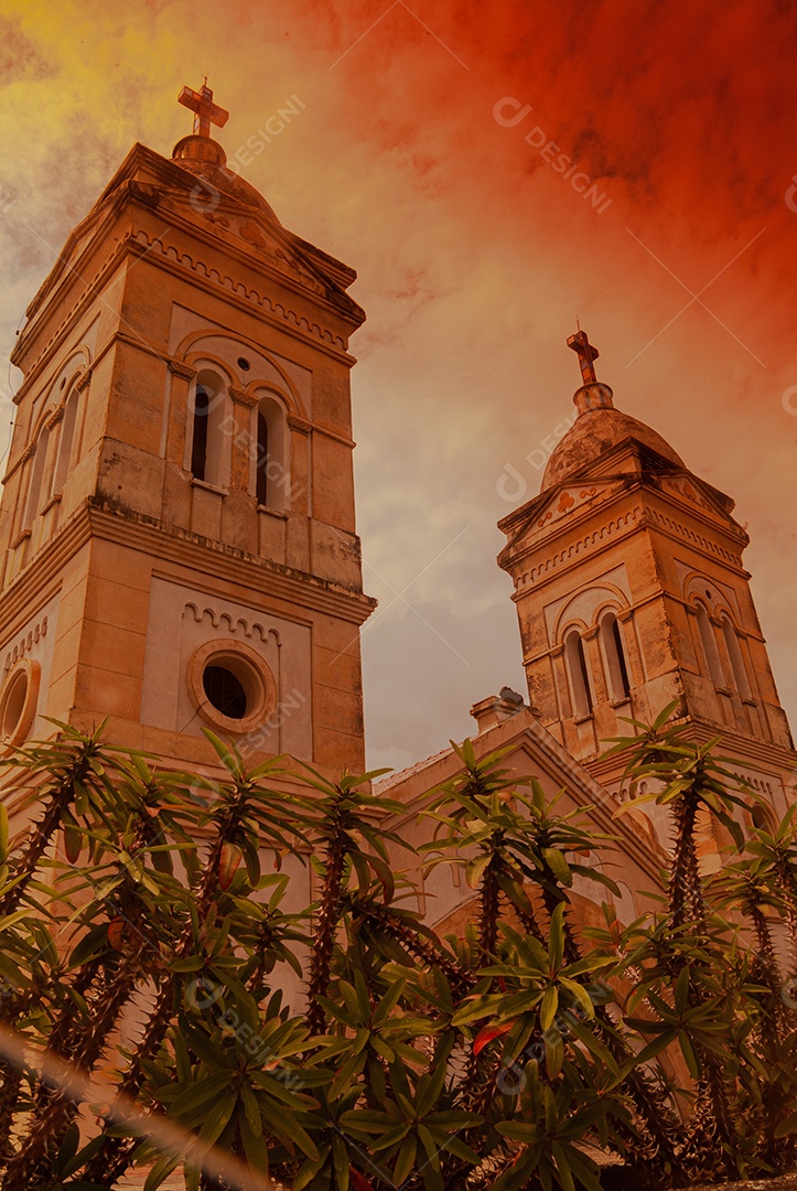 Torres da Igreja Submersa da cidade de Itá em Santa Catarina.