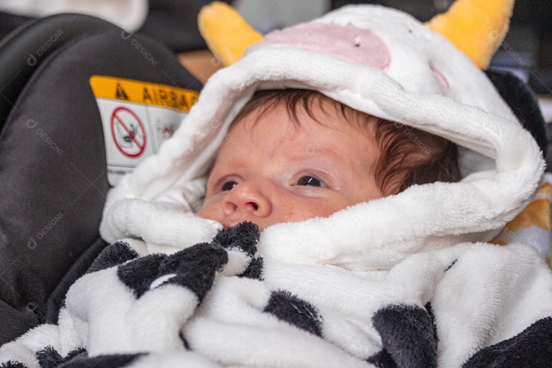 Lindo bebê com roupa fofa