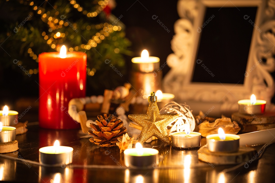 Imagens de velas e madeiras sagradas para realizar rituais mágicos e mistérios sobre superstições.
