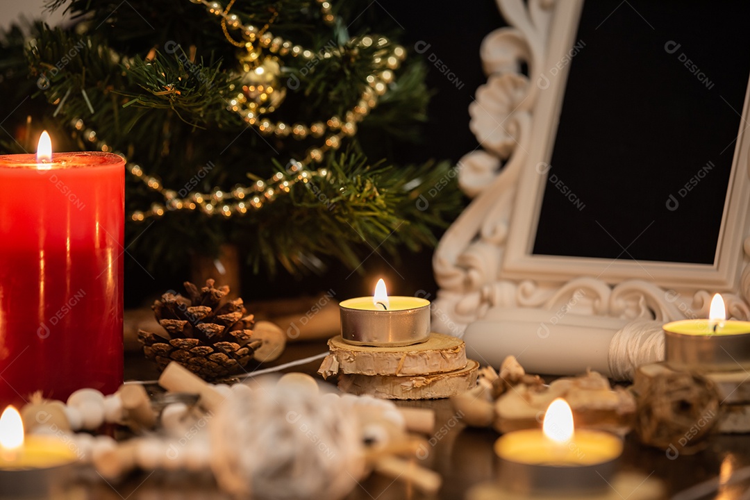 Imagens de velas e madeiras sagradas para realizar rituais mágicos e mistérios sobre superstições.