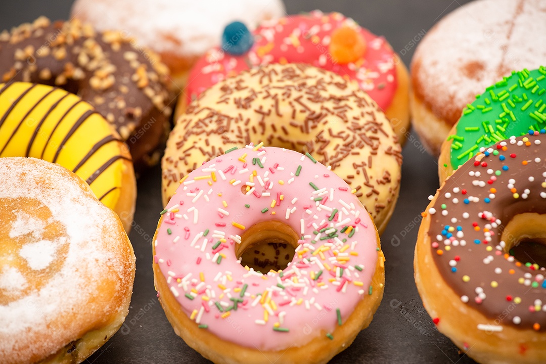 Sobremesa, Donuts, círculos de chocolate e morango