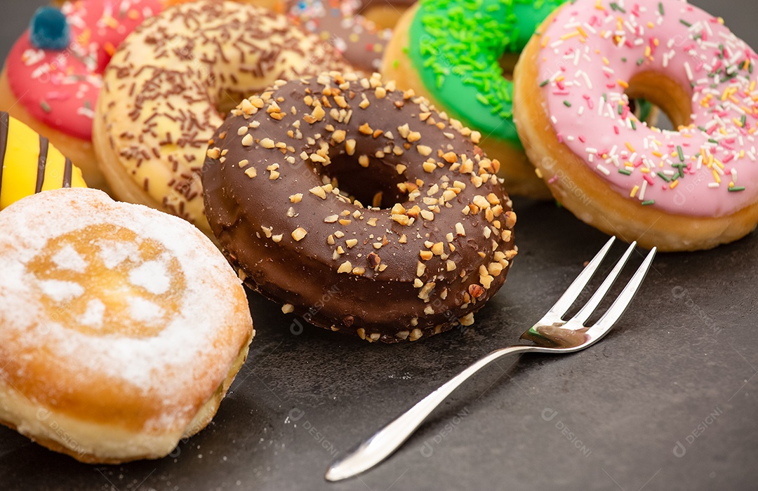 Sobremesa, Donuts, círculos de chocolate e morango