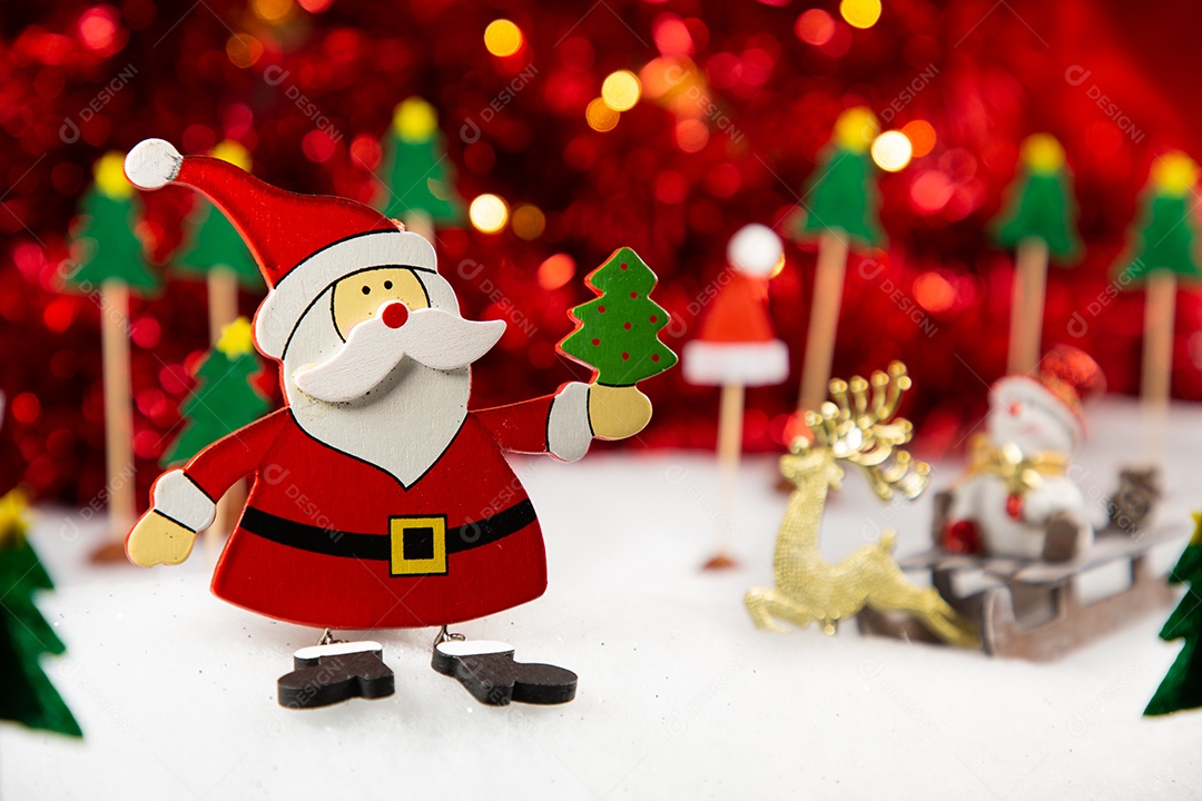 Decorações vermelha e dourada de natal