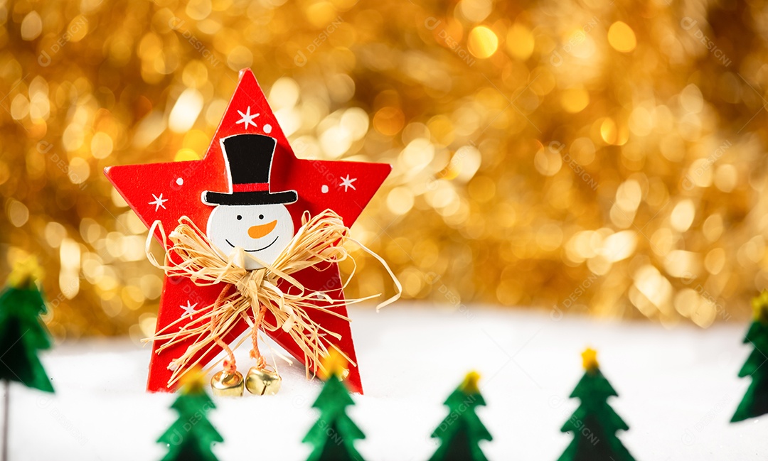 Decorações vermelha e dourada de natal