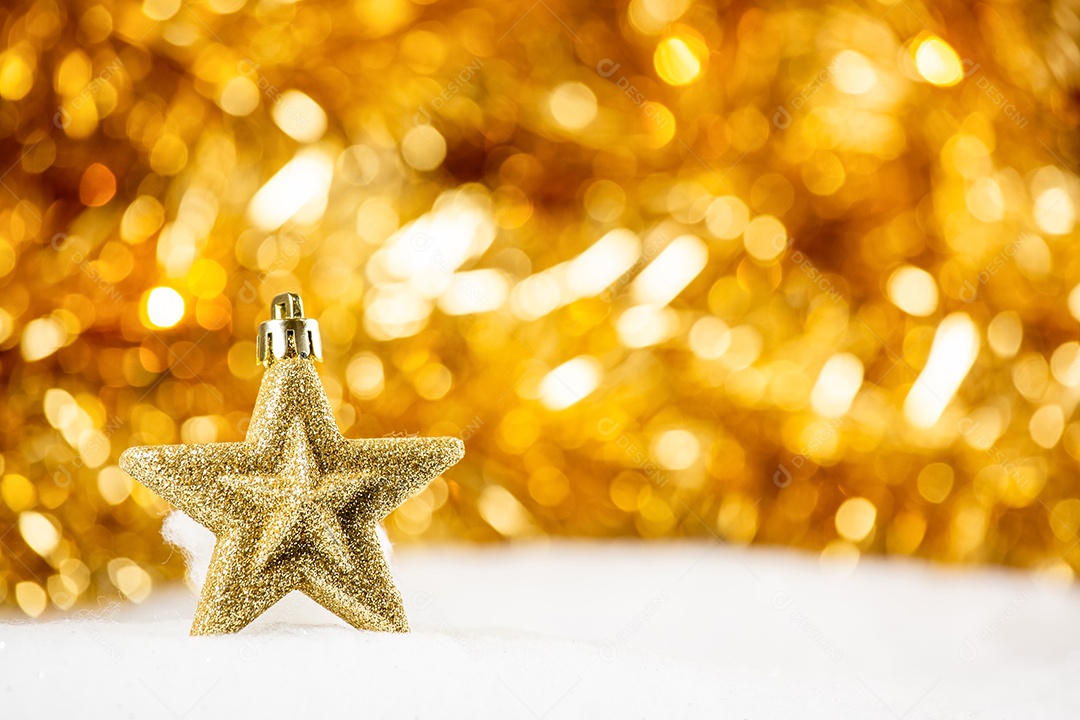 Decorações vermelha e dourada de natal