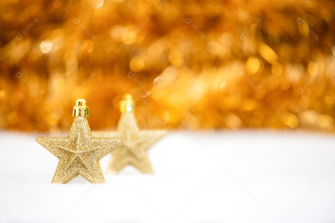 Decorações vermelha e dourada de natal