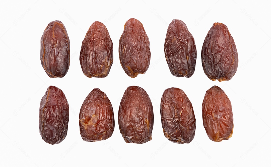 Fruto do grupo da palmeira Phoenix dactylifera ou frutos Dare isolados no fundo branco