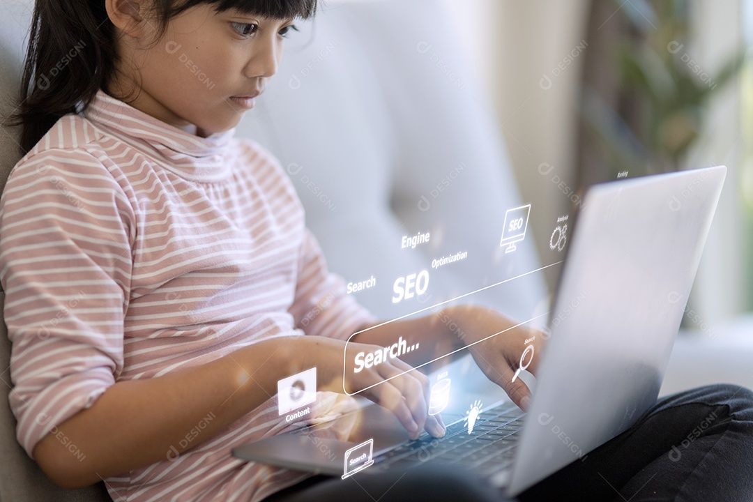 Crianças pesquisam o conceito de tecnologia moderna de Internet