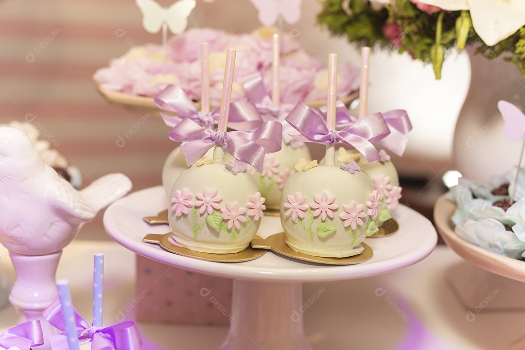 Mesa de aniversario de criança de 1 ano