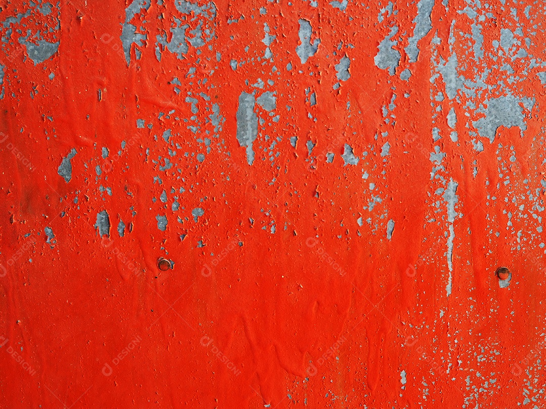 O vermelho está descascando do fundo de zinco.