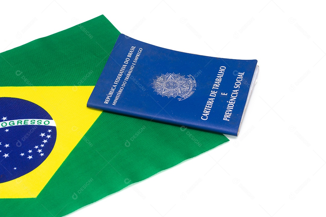 Documento de trabalho brasileiro com bandeira brasileira