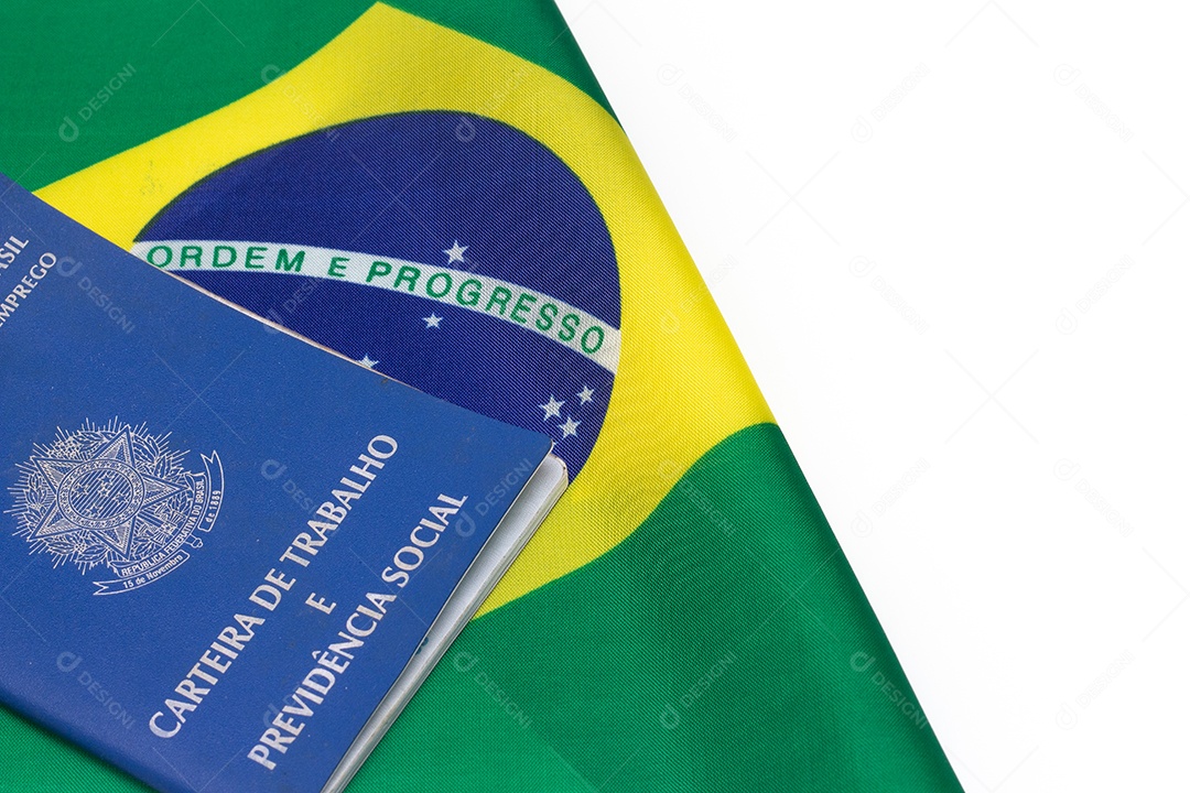 Documento de trabalho brasileiro com bandeira brasileira