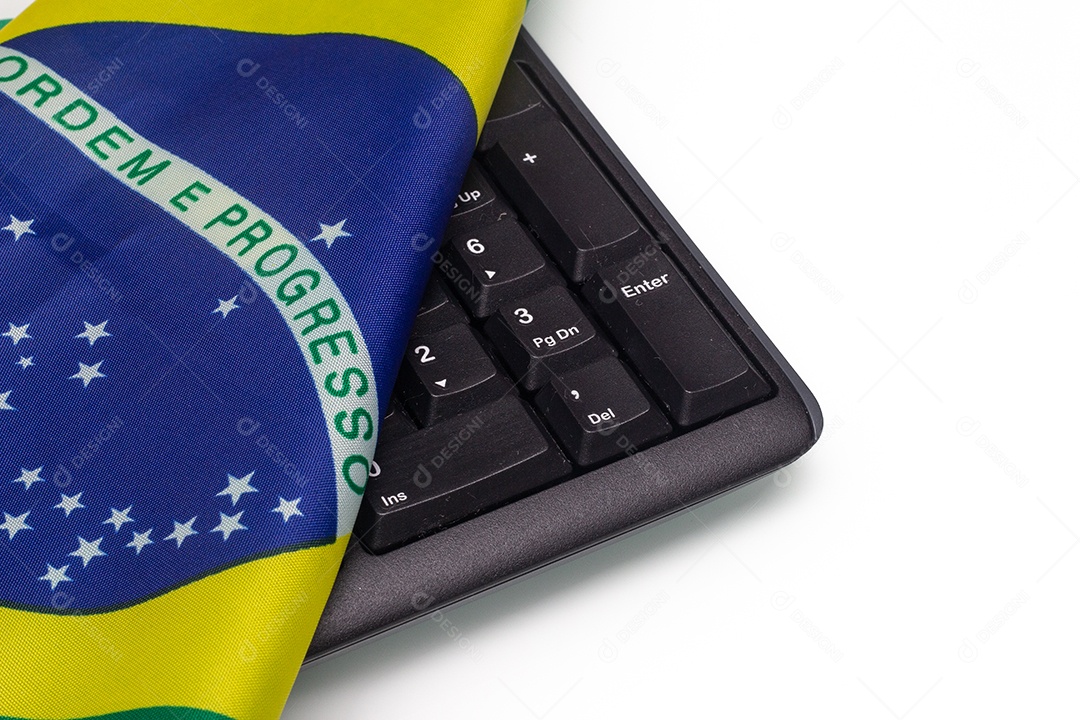 Bandeira brasileira com teclado