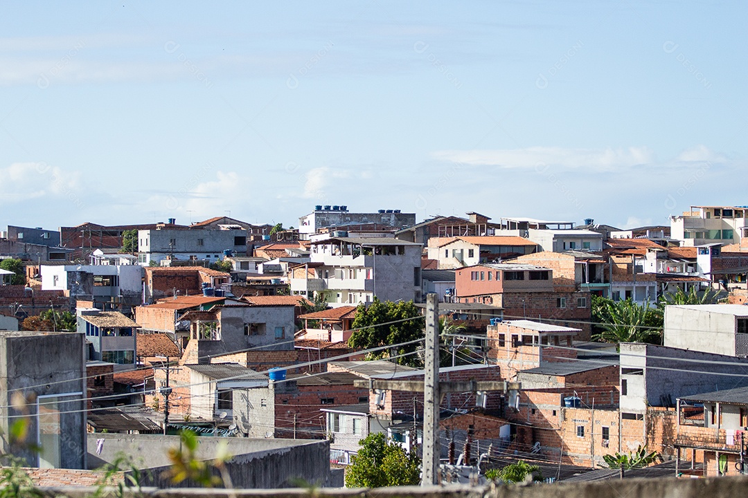 vista da enorme comunidade no Brasil chamada favela