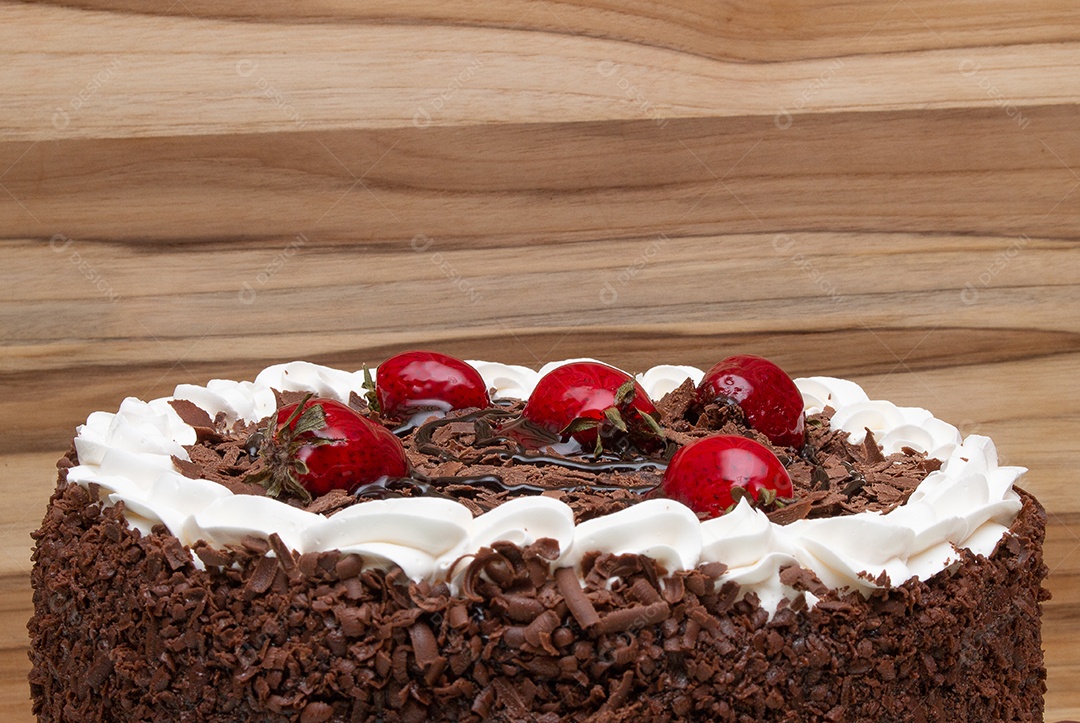 Bolo confeitado de aniversario