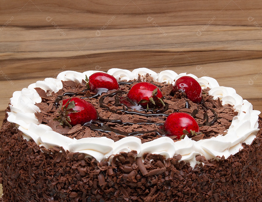 Bolo confeitado de aniversario