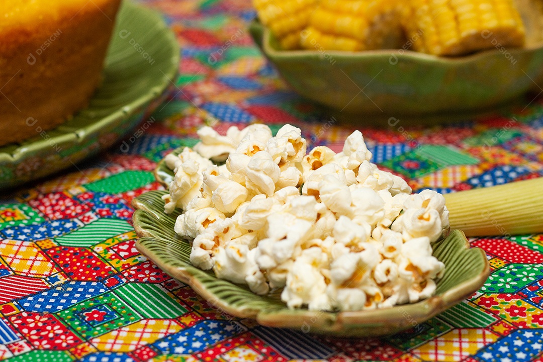 vários doces da Festa Junina Brasileira