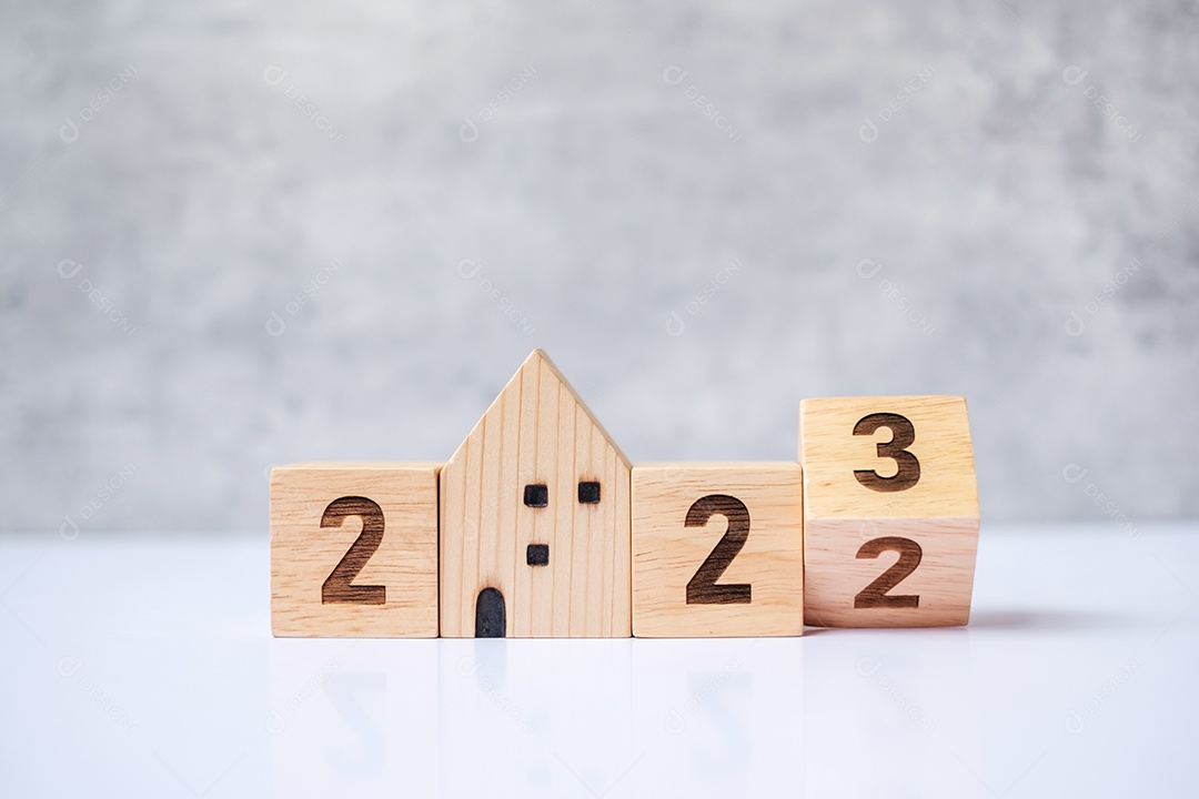 Bloco flip 2022 a 2023 com modelo de casa. imobiliário, Empréstimo à habitação