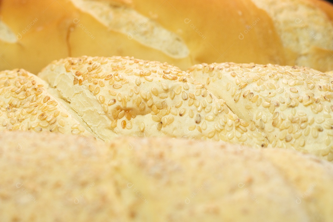 Pães na mesa de madeira padaria