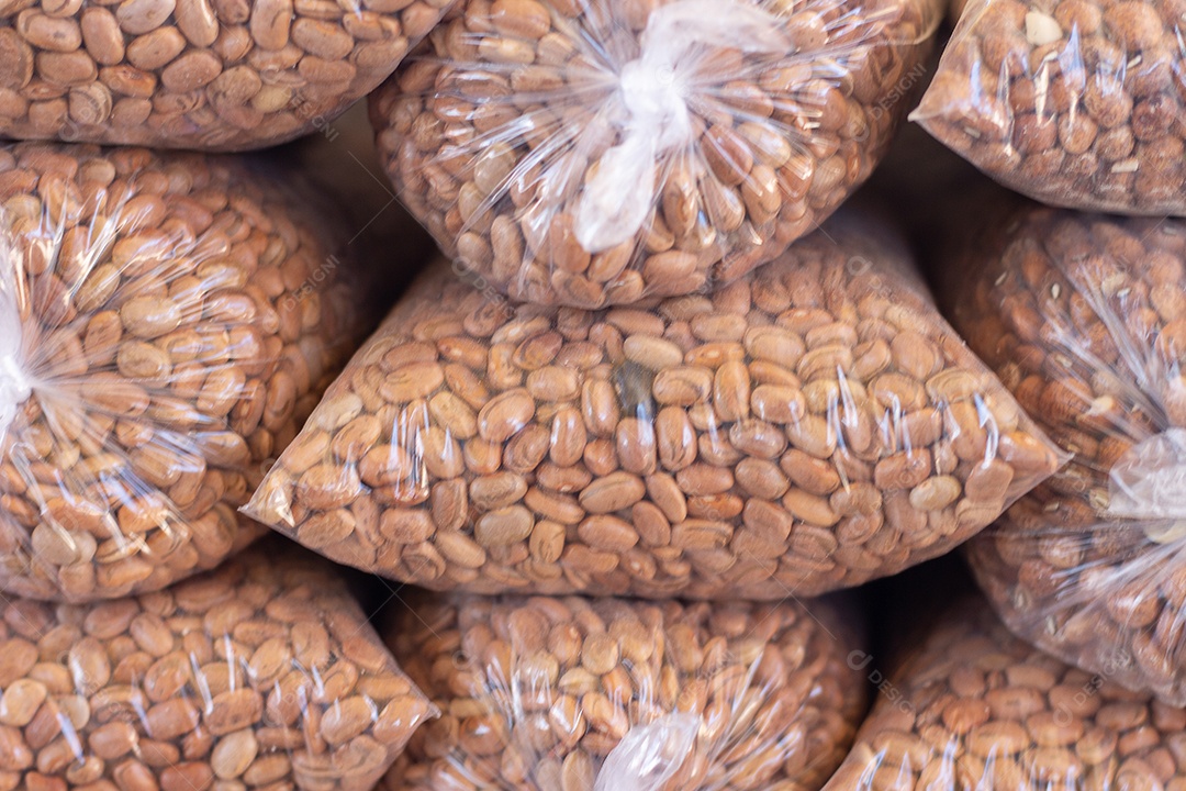 sacos cheios de feijão marrom