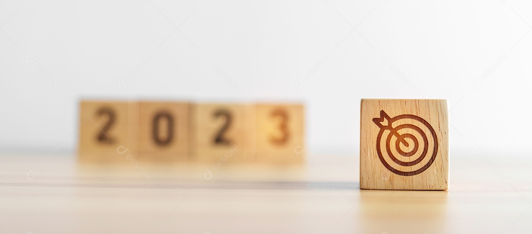 Bloco de 2023 com ícone de alvo de dardos. Objetivo, alvo, resolução, estratégia