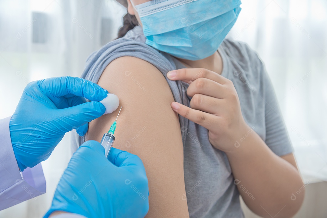 Vacina de vírus de injeção médica Corona para mulheres asiáticas