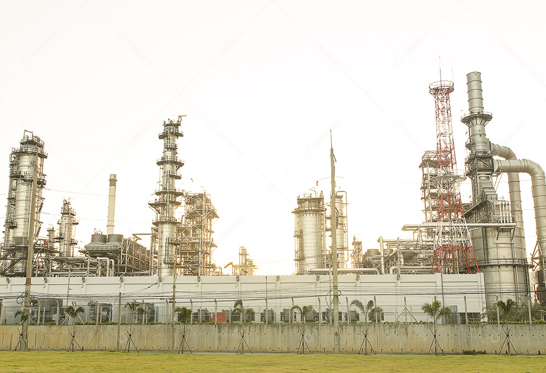 planta petroquímica com indústria de refinaria de petróleo e indústria de gás