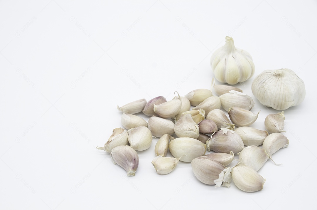 Alho no fundo branco