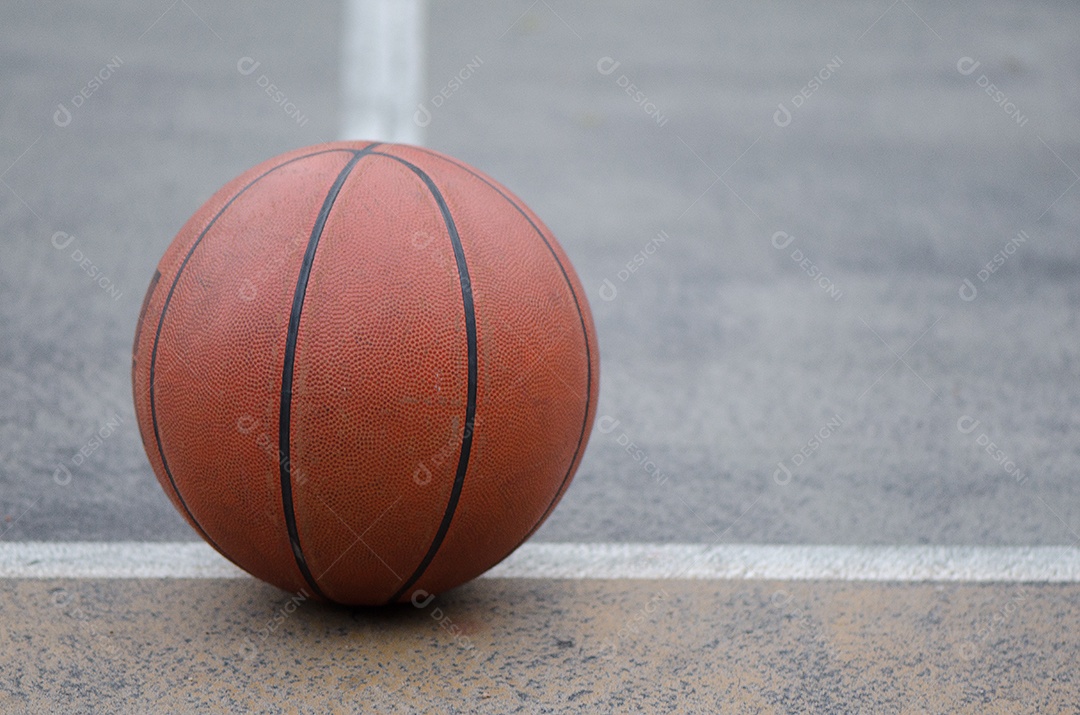 Bola de Basquete na quadra