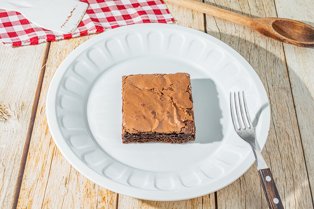 delicioso brownie de chocolate caseiro sobre a mesa, deliciosa sobremesa saborosa