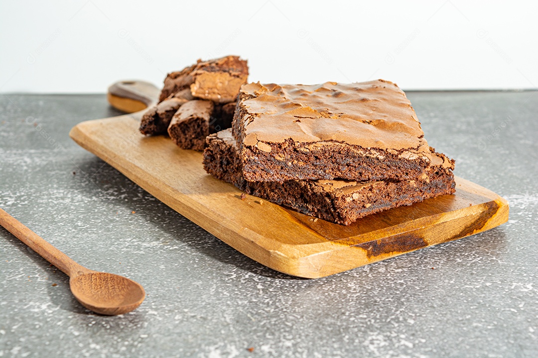 delicioso brownie de chocolate caseiro sobre a mesa, deliciosa sobremesa saborosa