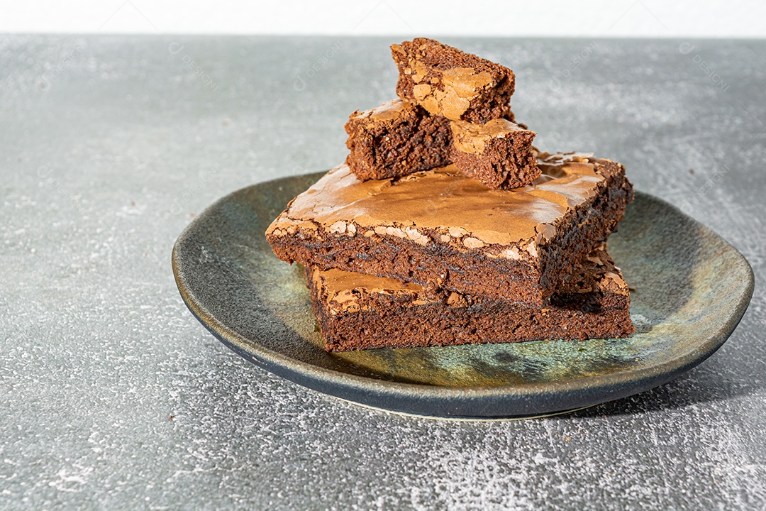 delicioso brownie de chocolate caseiro sobre a mesa, deliciosa sobremesa saborosa