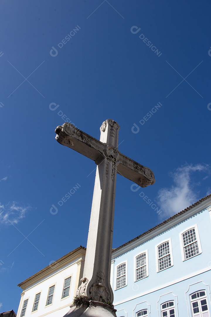 Cruzeiro e construções no Largo do Terreiro de Jesus