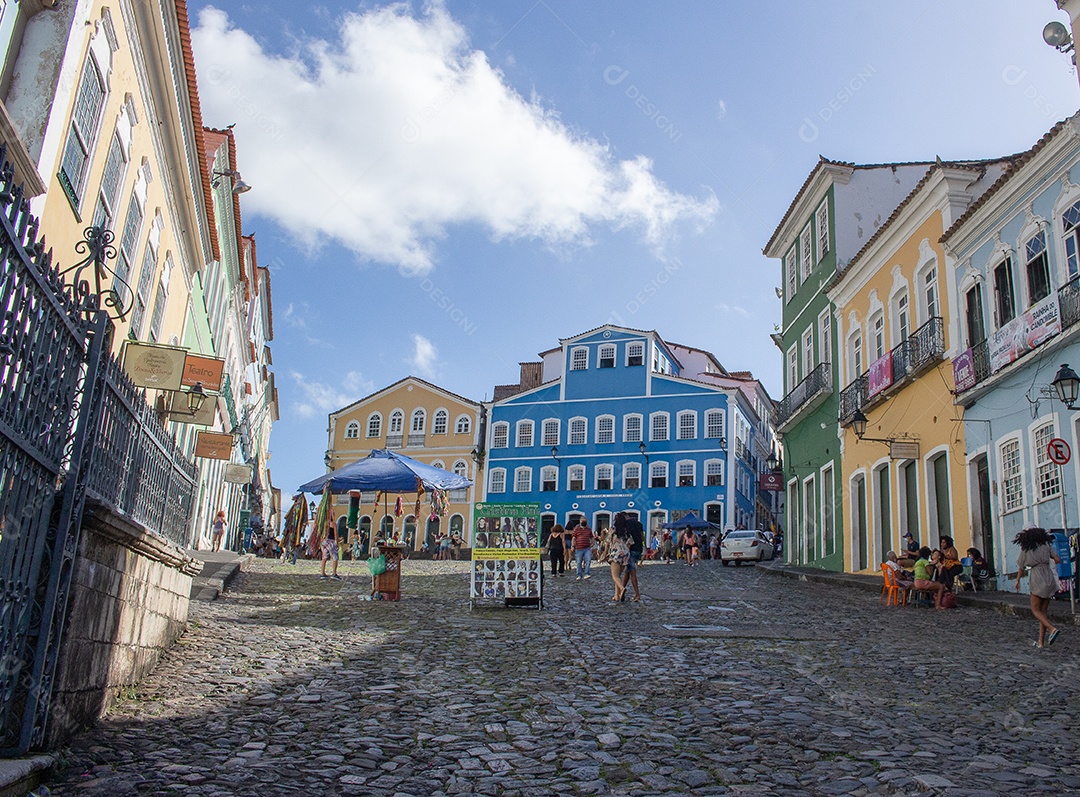 Vista frontal da Fundação Casa de Jorge Amado e Largo do Pelou