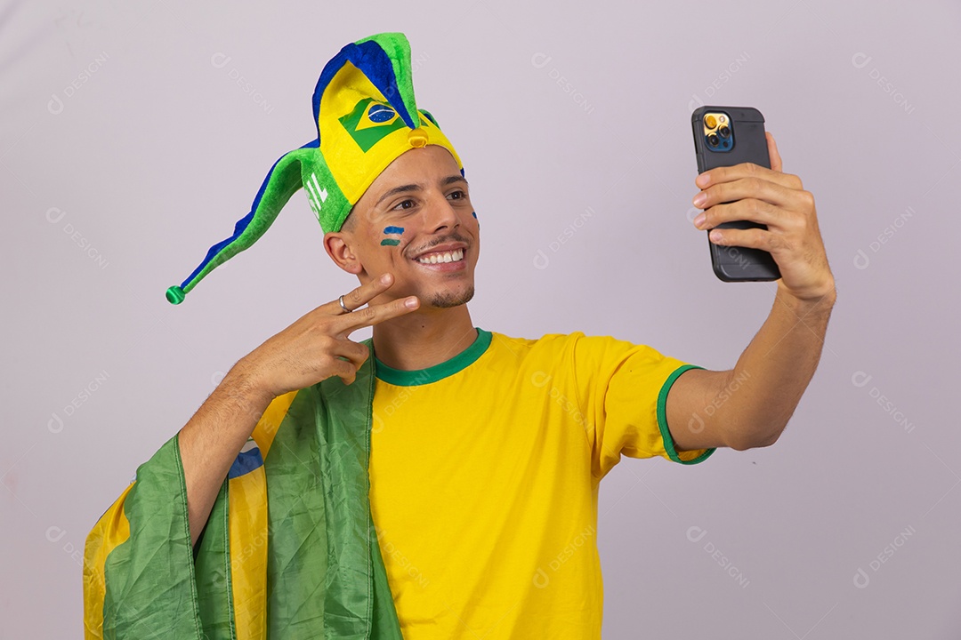 Homem jovem brasileiro torcedor copa do mundo Futebol