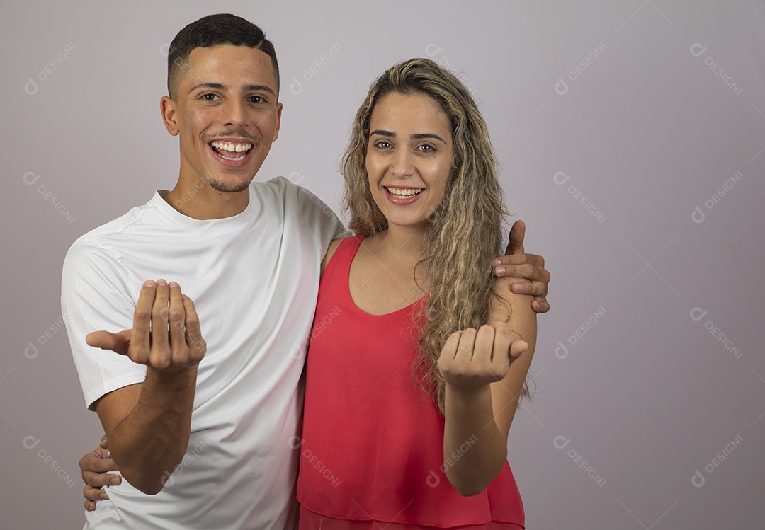Lindo casal de homem e mulher apaixonados