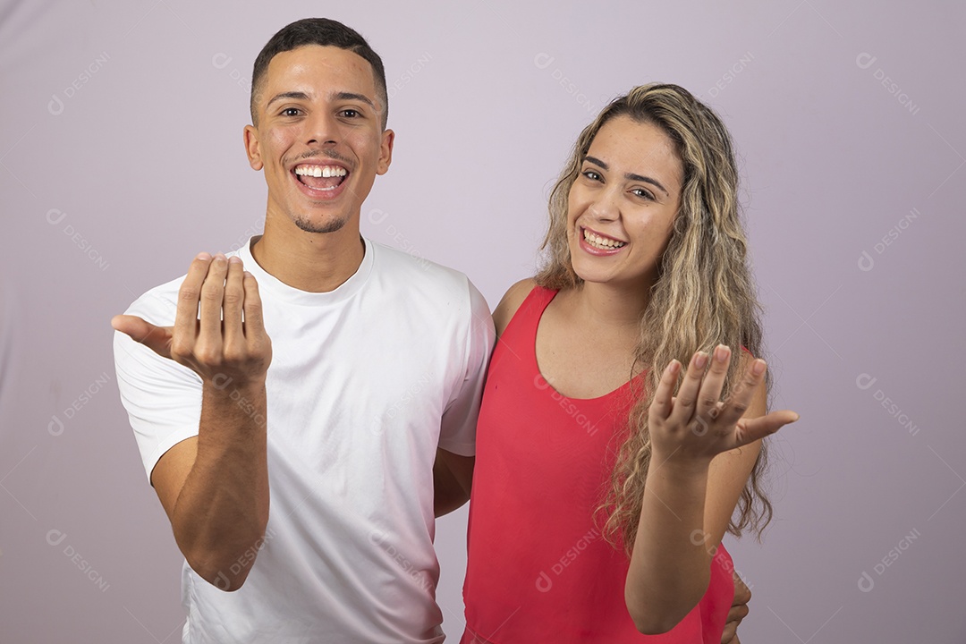 Lindo casal de homem e mulher apaixonados