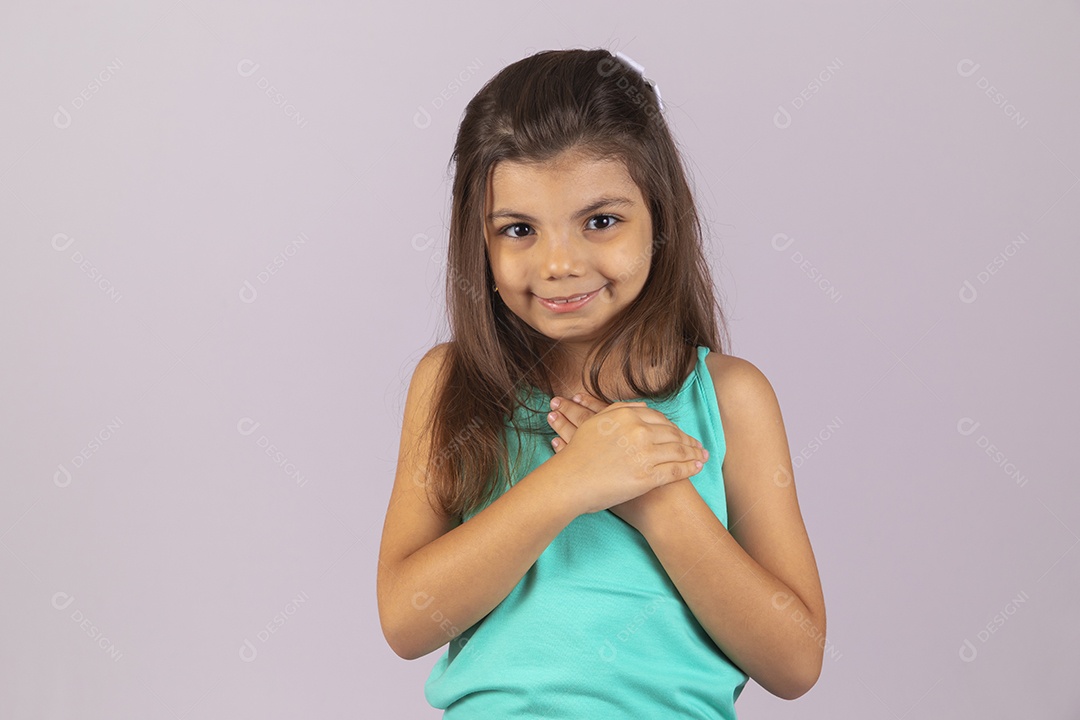 Linda Menina criança garotinha sobre fundo isolado branco