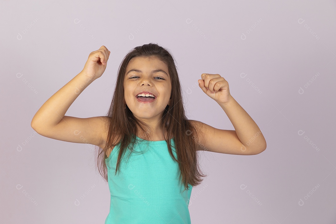 Linda Menina criança garotinha sobre fundo isolado branco