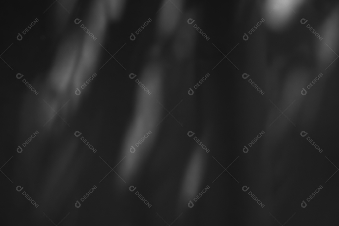 Gradiente desfocado preto e cinza escuro e fundo de sombra de folha tem um pouco de luz abstrata.