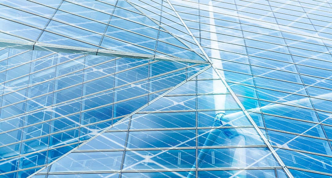 Edifício de vidro sustentável e conceito de energia eólica. Turbina de vento